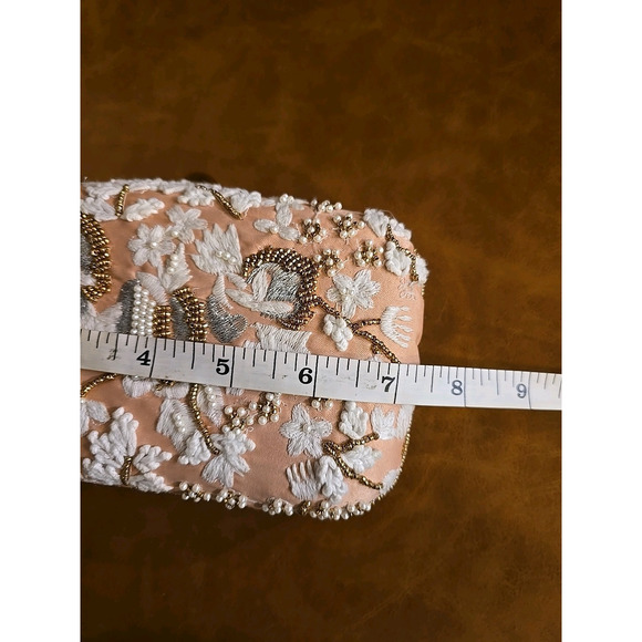 NWT Jewel by Badgley Mischka Champagne Embroidered Floral Beaded Shoulder Clutch - Picture 9 of 9